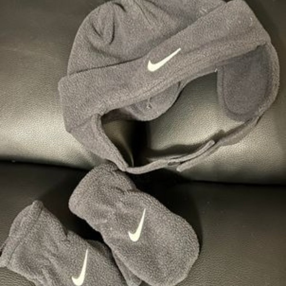Nike Toddler Winter Hat & Mittens - Barely Used